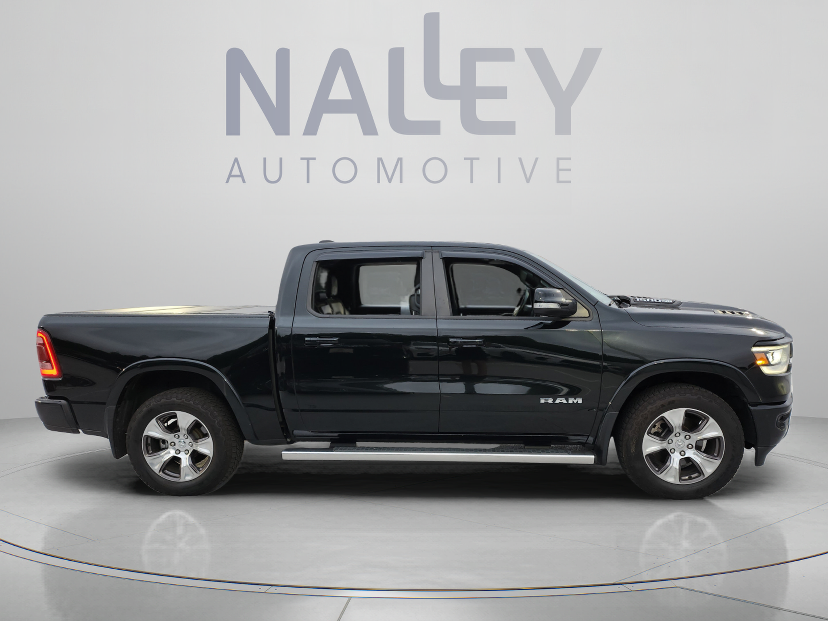 Used 2019 RAM 1500 Laramie w/ Sport Appearance Package AWD/4WD image 6