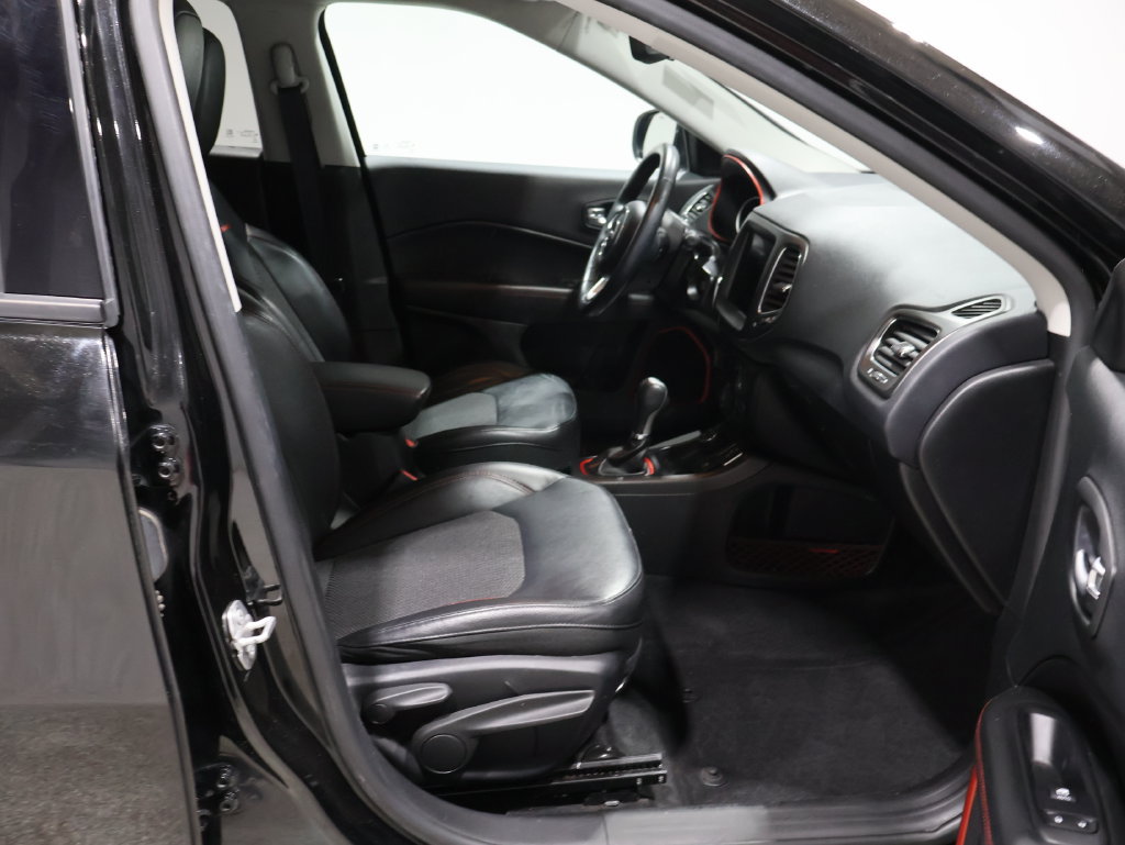 Used 2018 Jeep Compass Trailhawk w/ Cold Weather Group AWD/4WD image 22