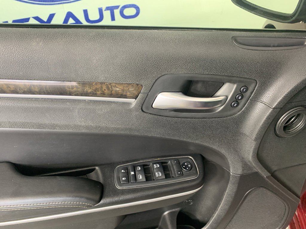 Used 2019 Chrysler 300 Limited image 15