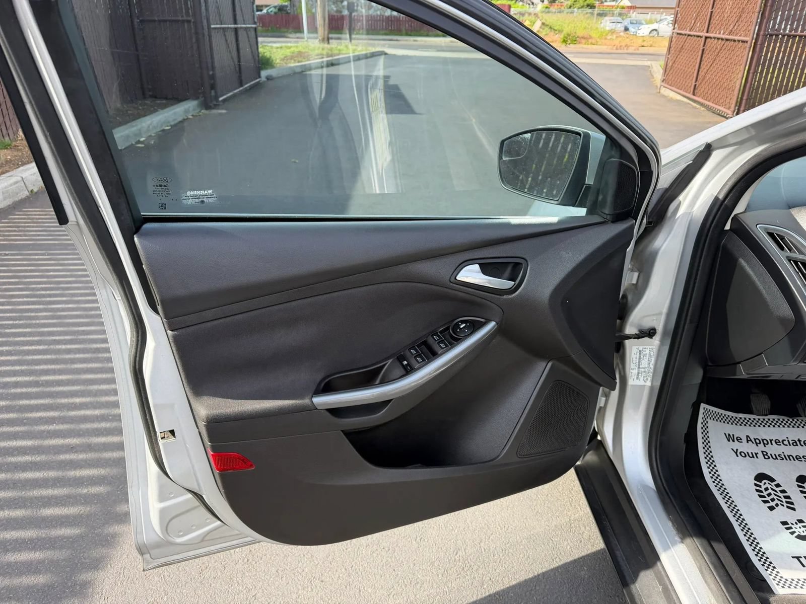 Used 2013 Ford Focus Titanium w/ Titanium Handling Pkg FWD image 10