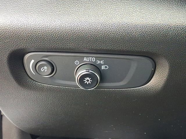 Used 2023 Chevrolet Traverse RS image 36