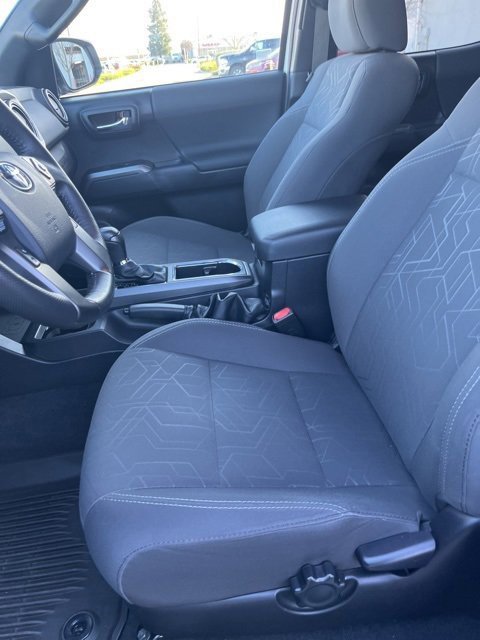 Used 2018 Toyota Tacoma TRD Off-Road image 12