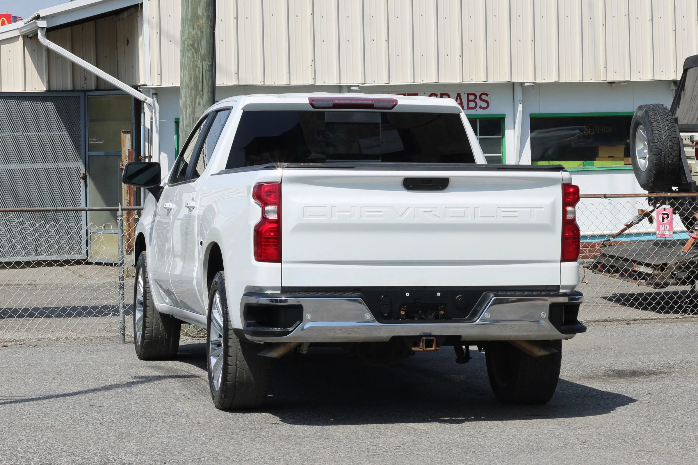 Used 2019 Chevrolet Silverado 1500 LT w/ Convenience Package AWD/4WD image 5