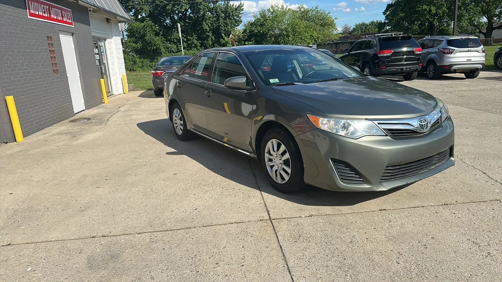Used 2014 Toyota Camry LE FWD image 7