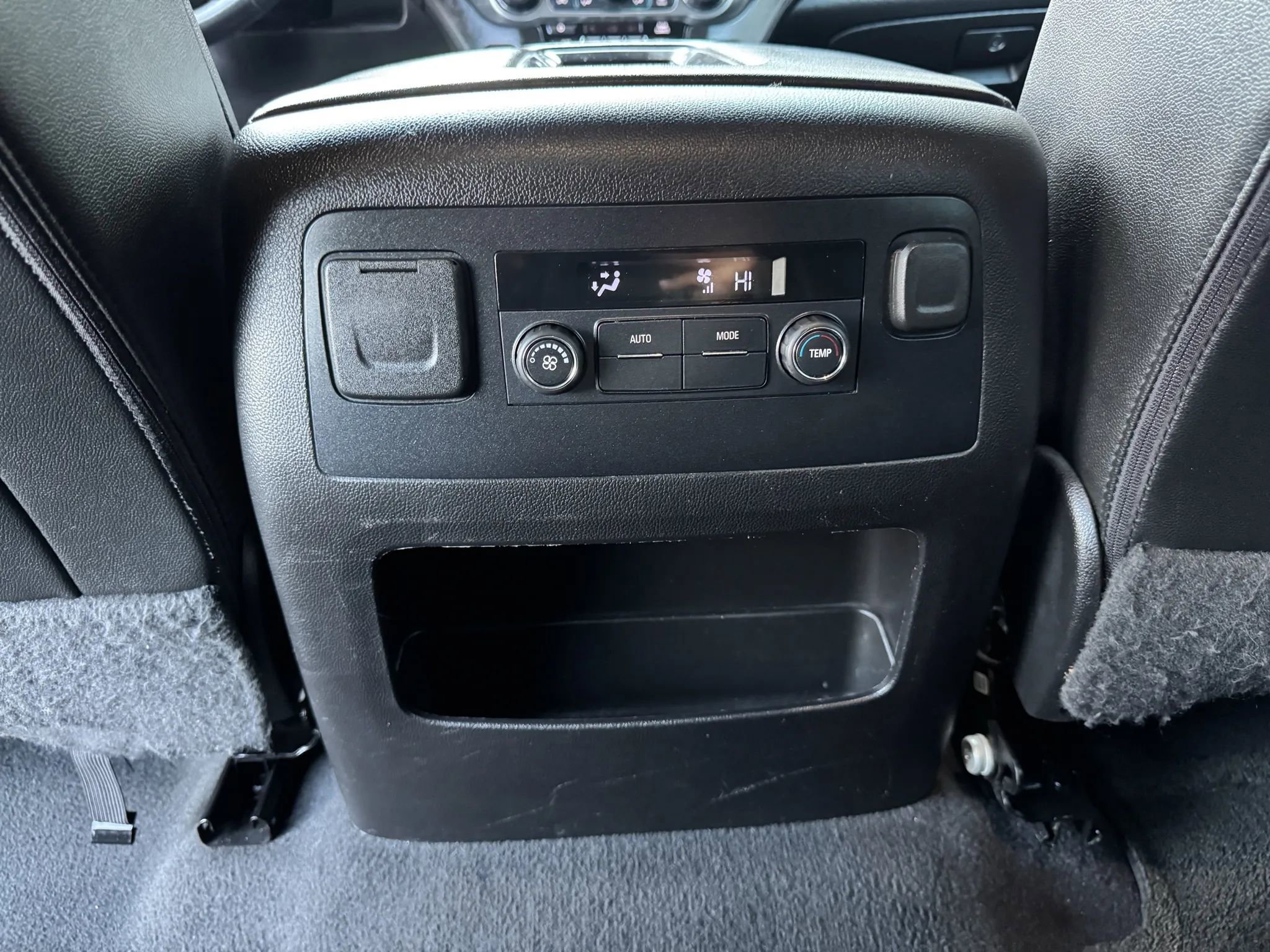 Used 2019 Chevrolet Suburban LT image 20