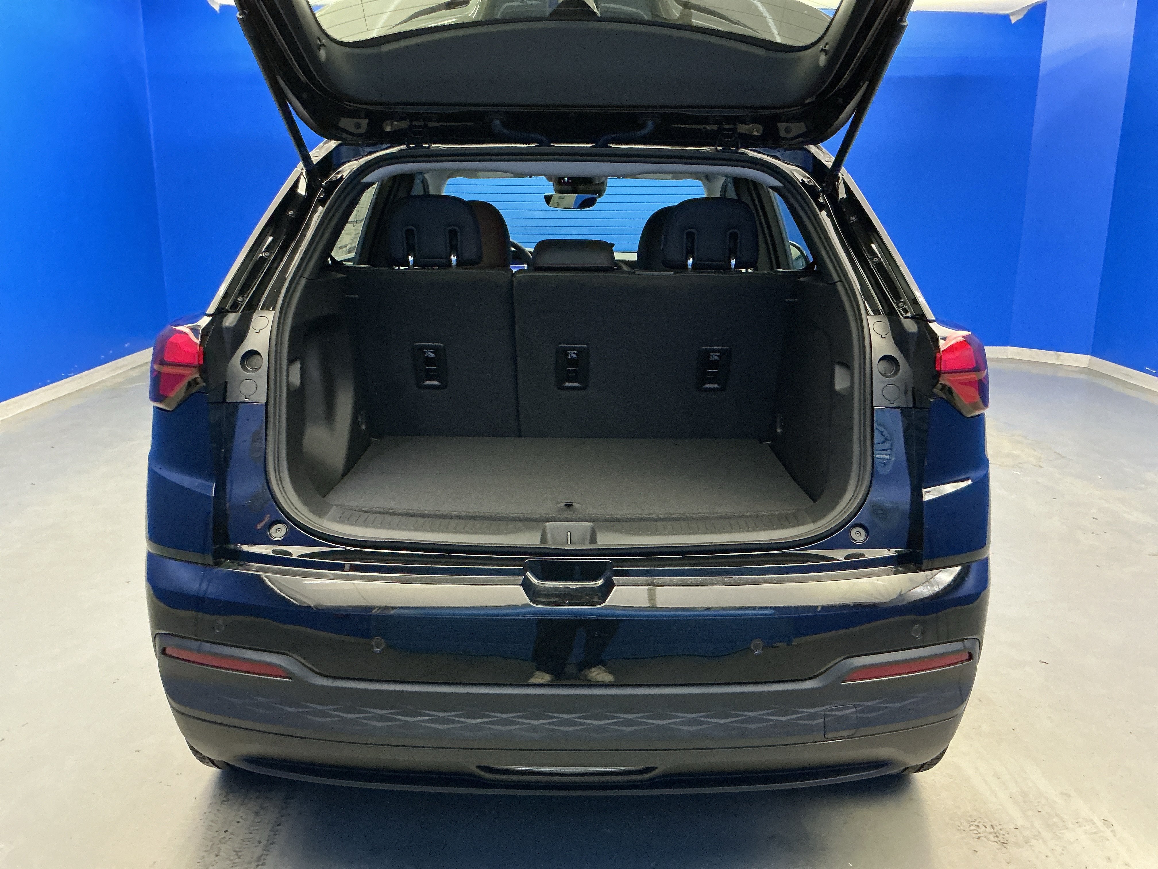 New 2027 Chevrolet Bolt RS w/ Technology Package FWD image 25