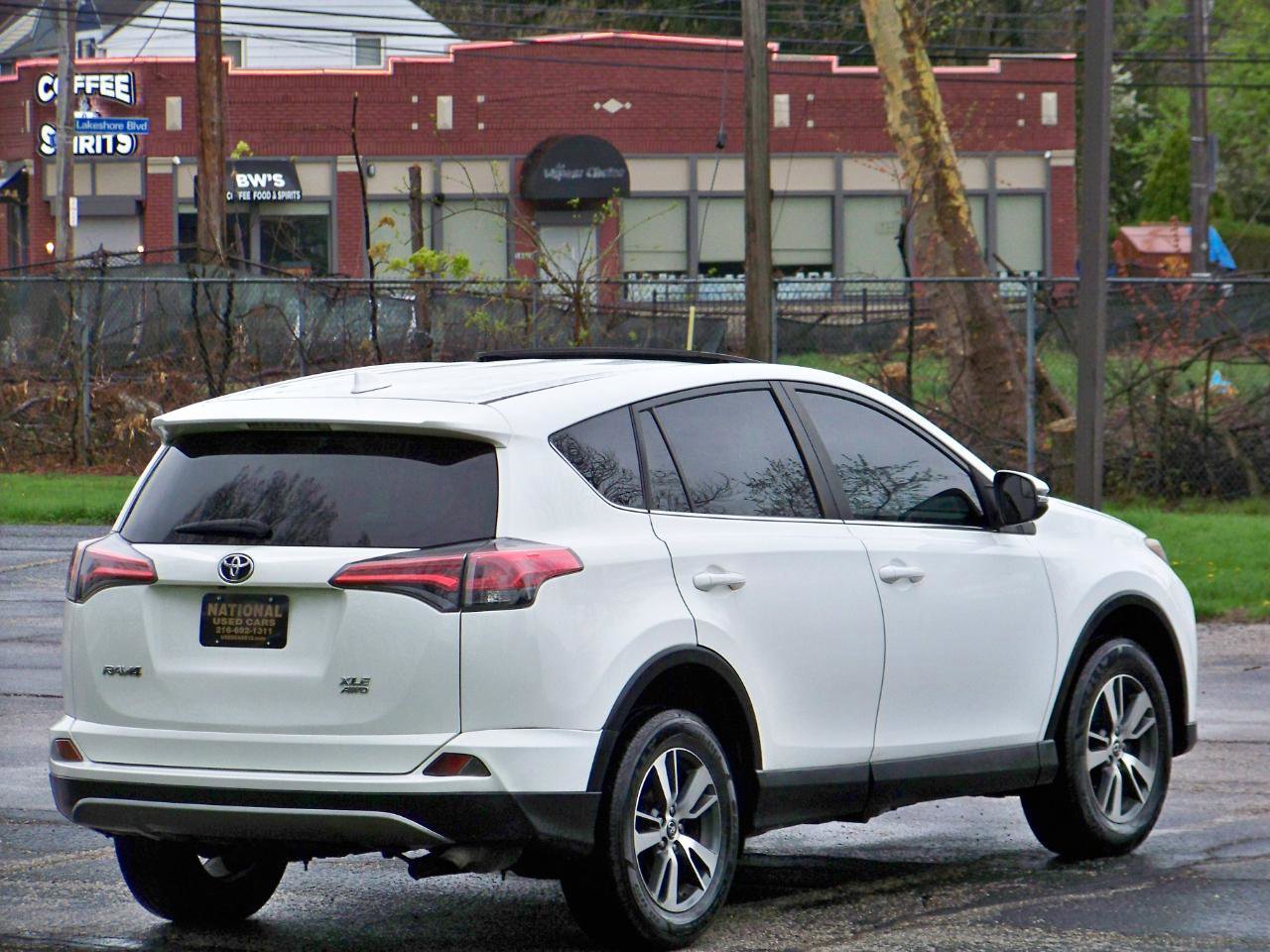 Used 2018 Toyota RAV4 XLE image 5