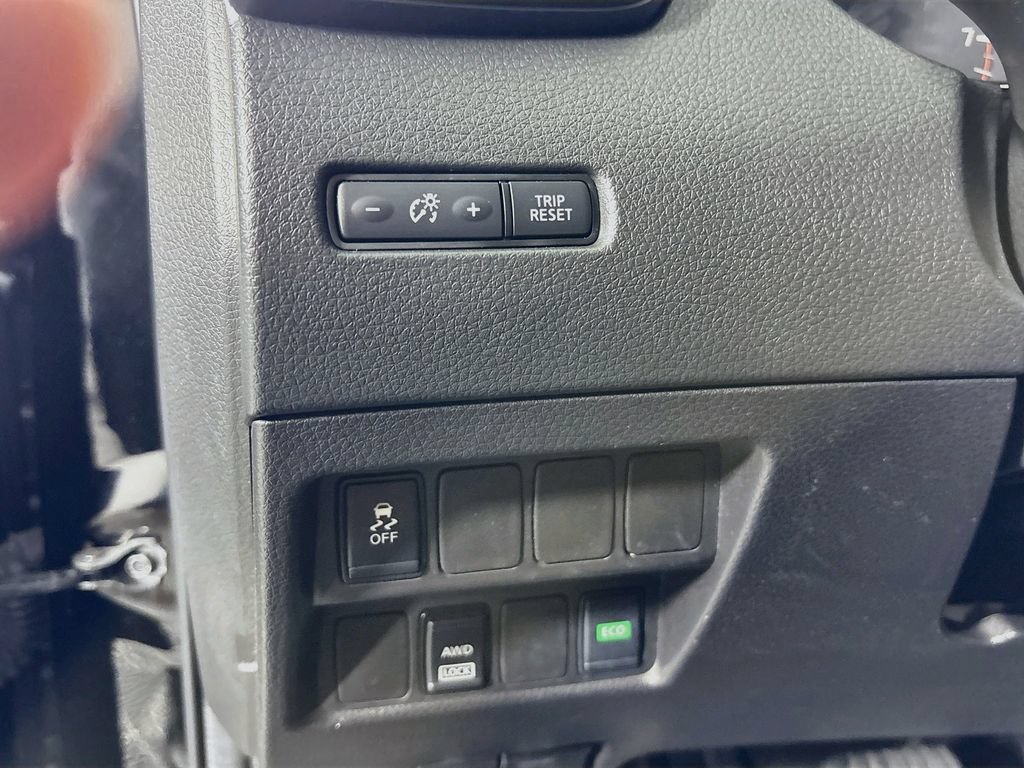 Used 2018 Nissan Rogue Sport S AWD/4WD image 11