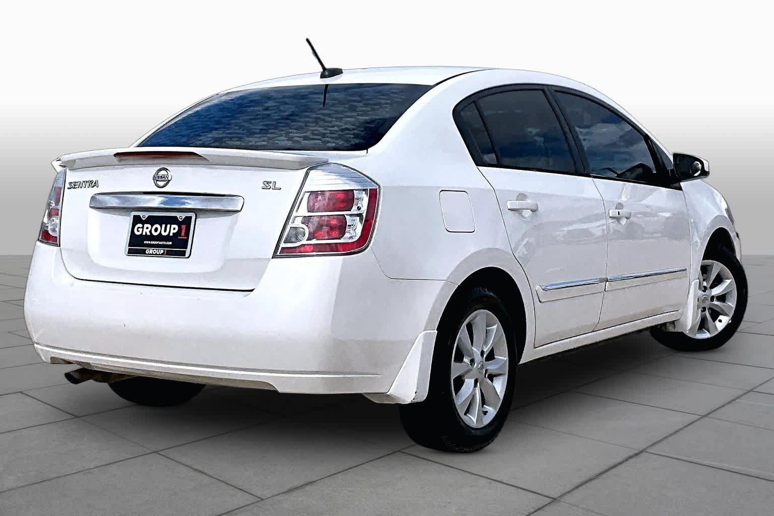 Used 2012 Nissan Sentra 2.0 SL w/ Navigation Pkg FWD image 10