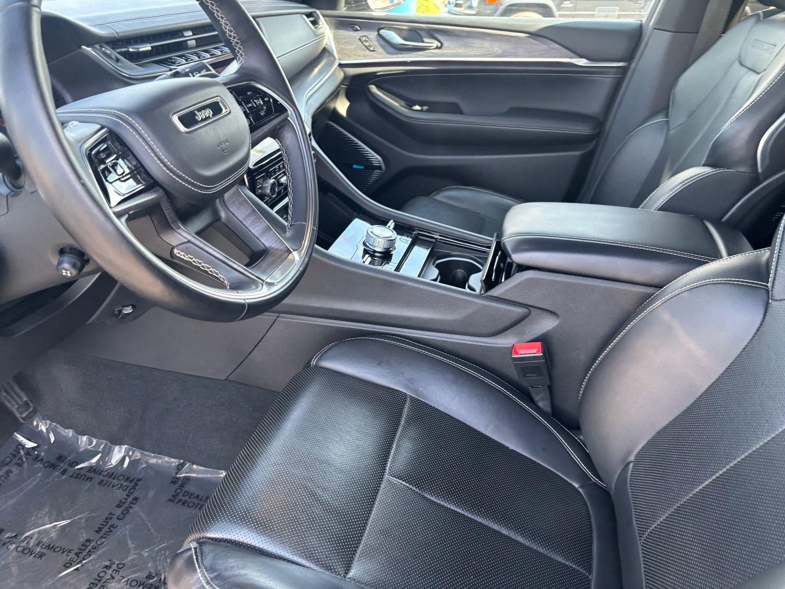 Used 2022 Jeep Grand Cherokee Overland w/ Luxury Tech Group IV image 22