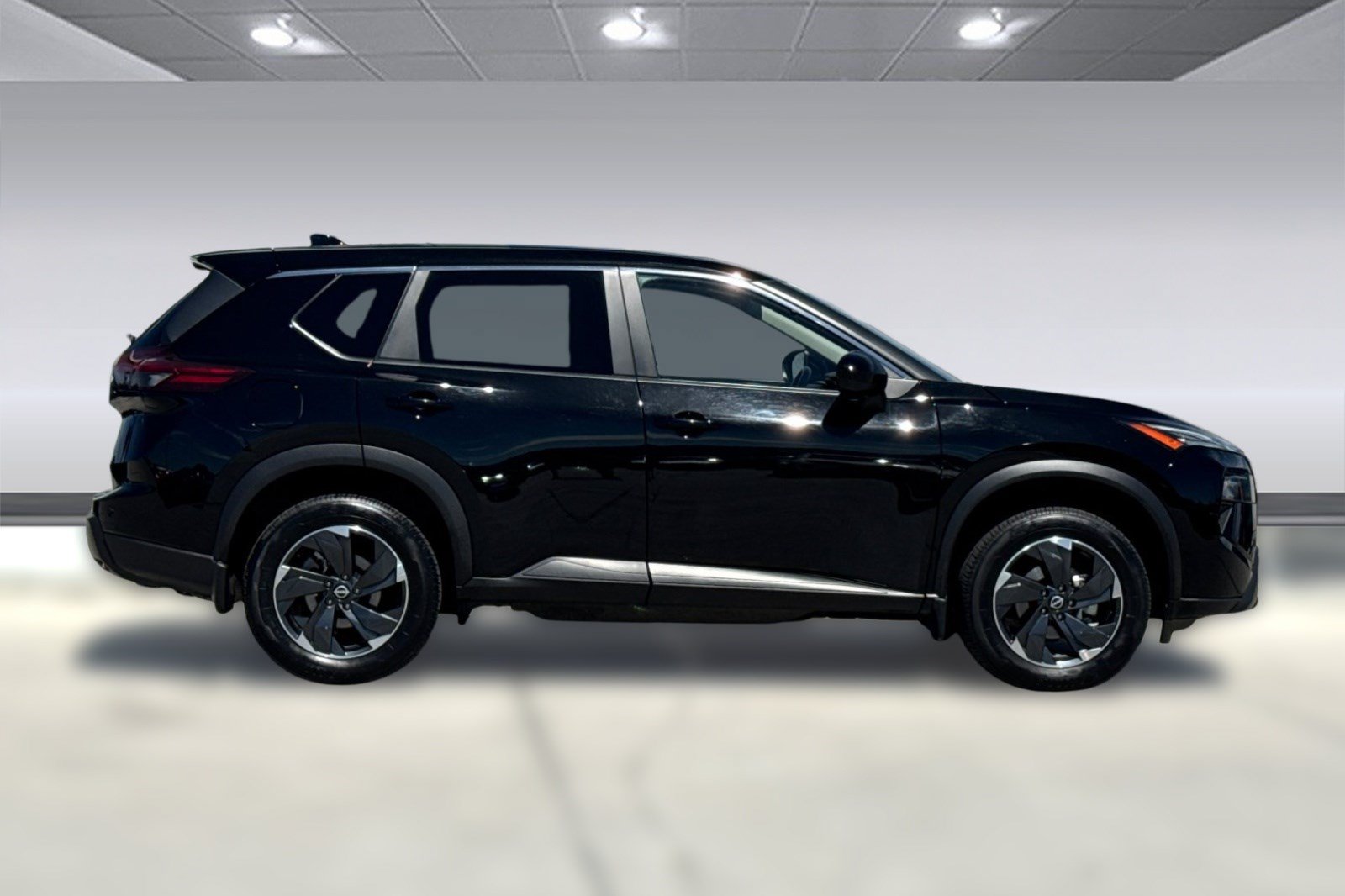 Used 2025 Nissan Rogue SV AWD/4WD image 8
