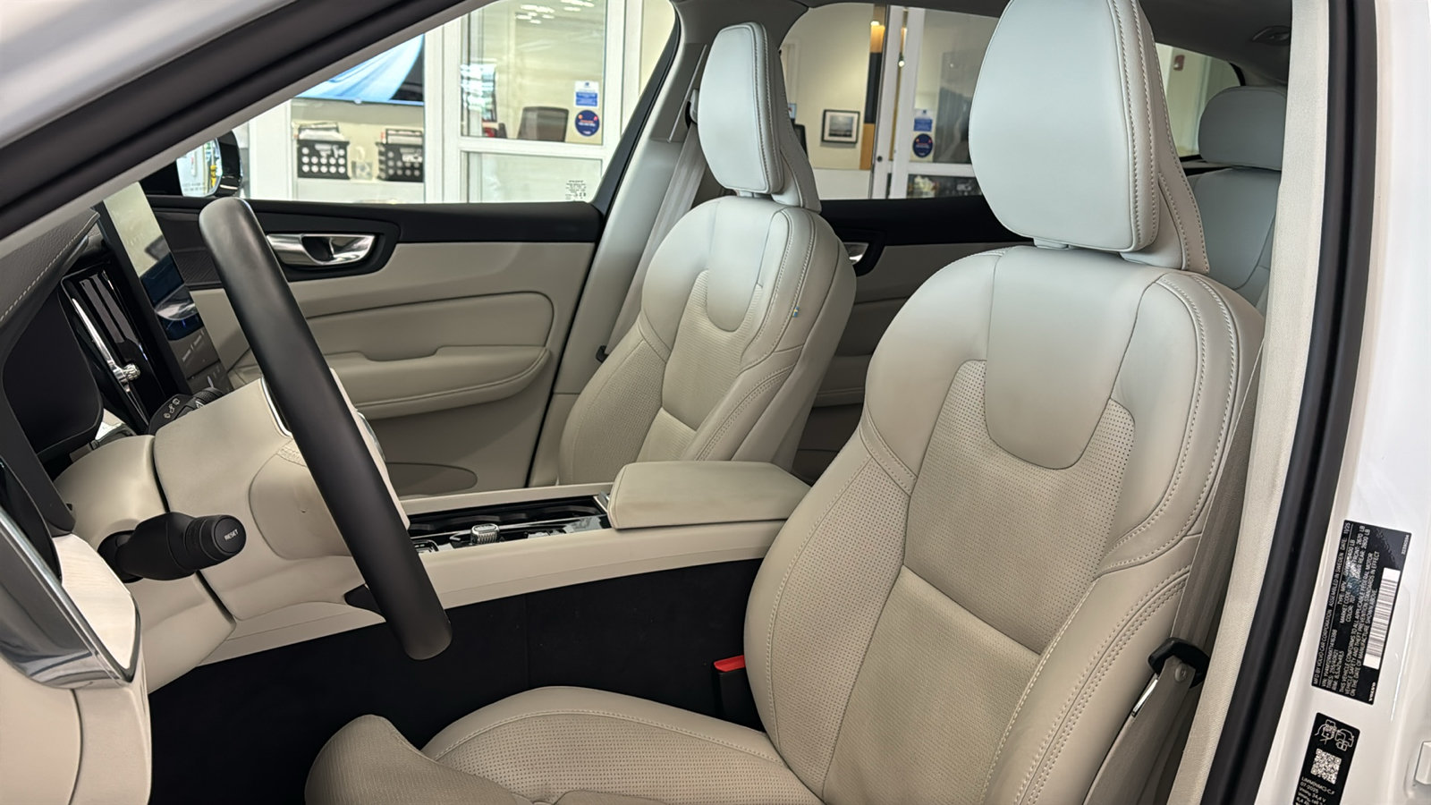 Used 2026 Volvo XC60 B5 Ultra AWD/4WD image 23