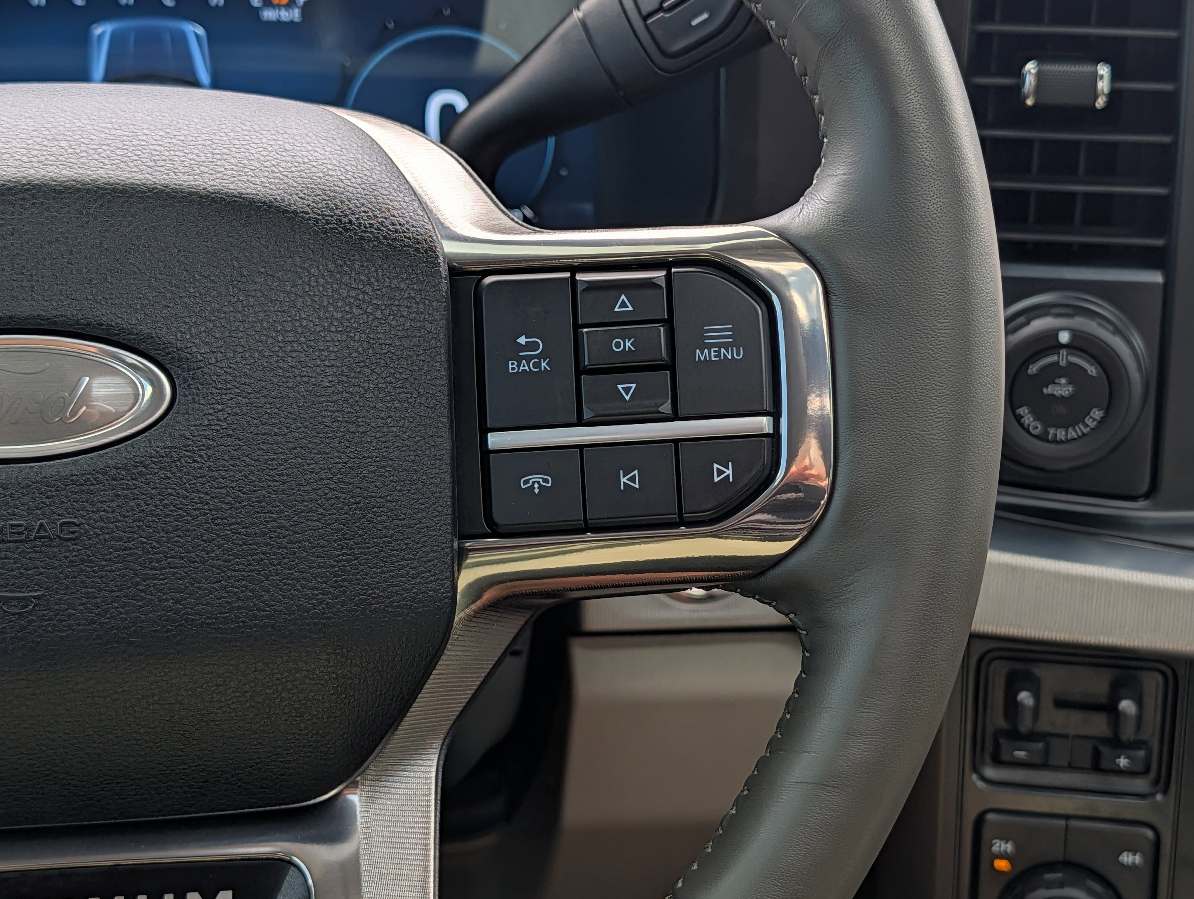 Used 2025 Ford F250 Platinum w/ Platinum Plus Package AWD/4WD image 30
