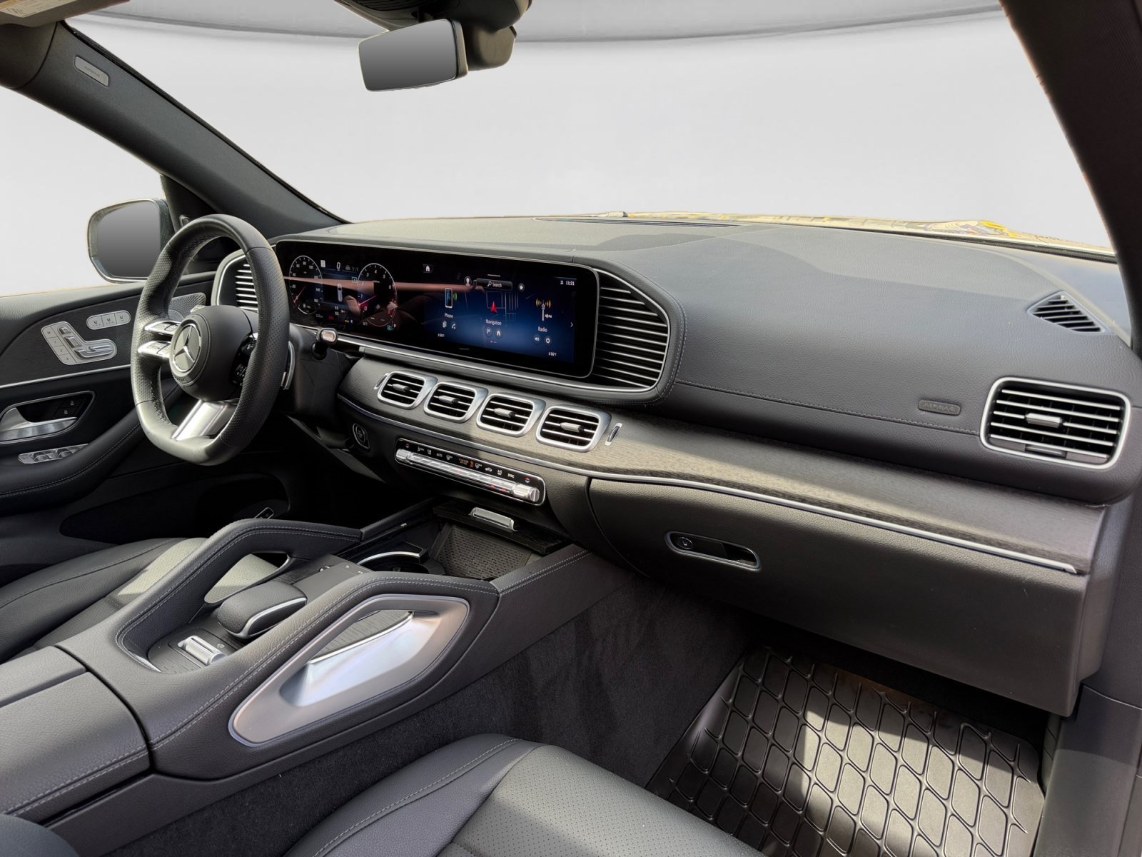 Used 2024 Mercedes-Benz GLS 450 4MATIC image 23