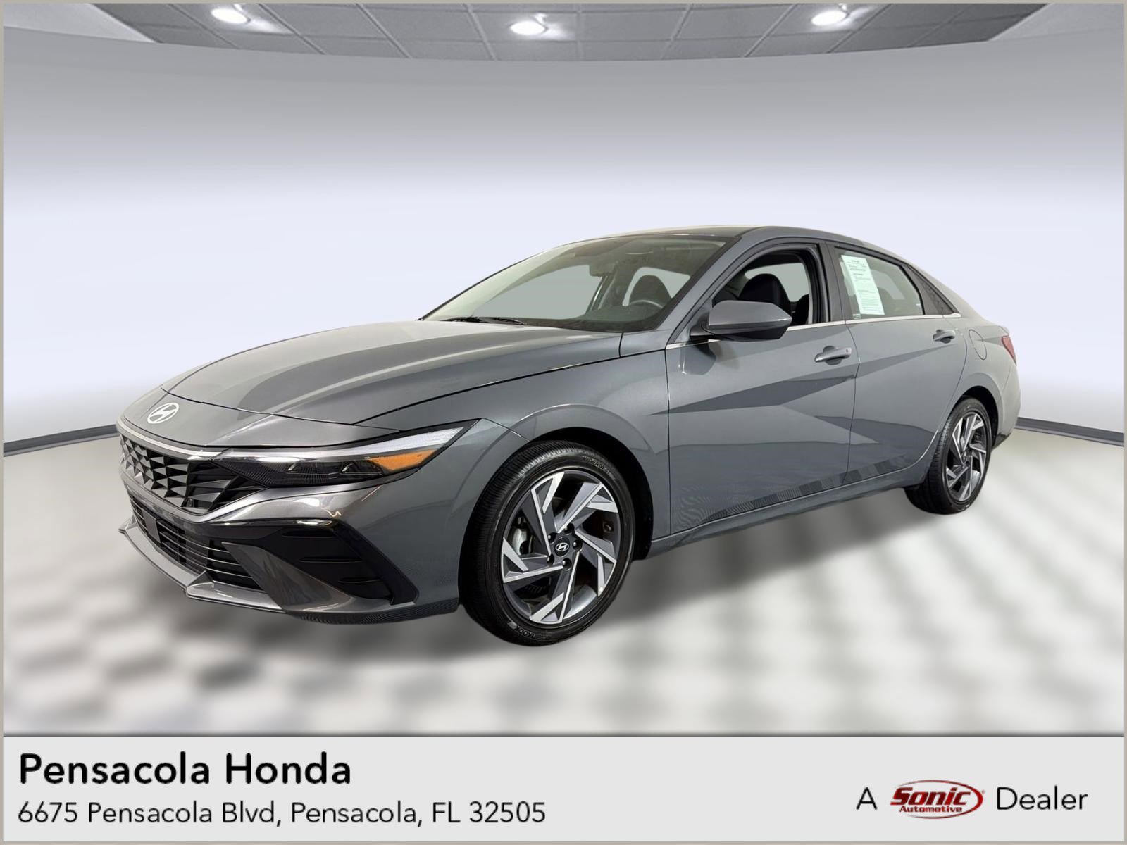 Used 2025 Hyundai Elantra SEL image 1