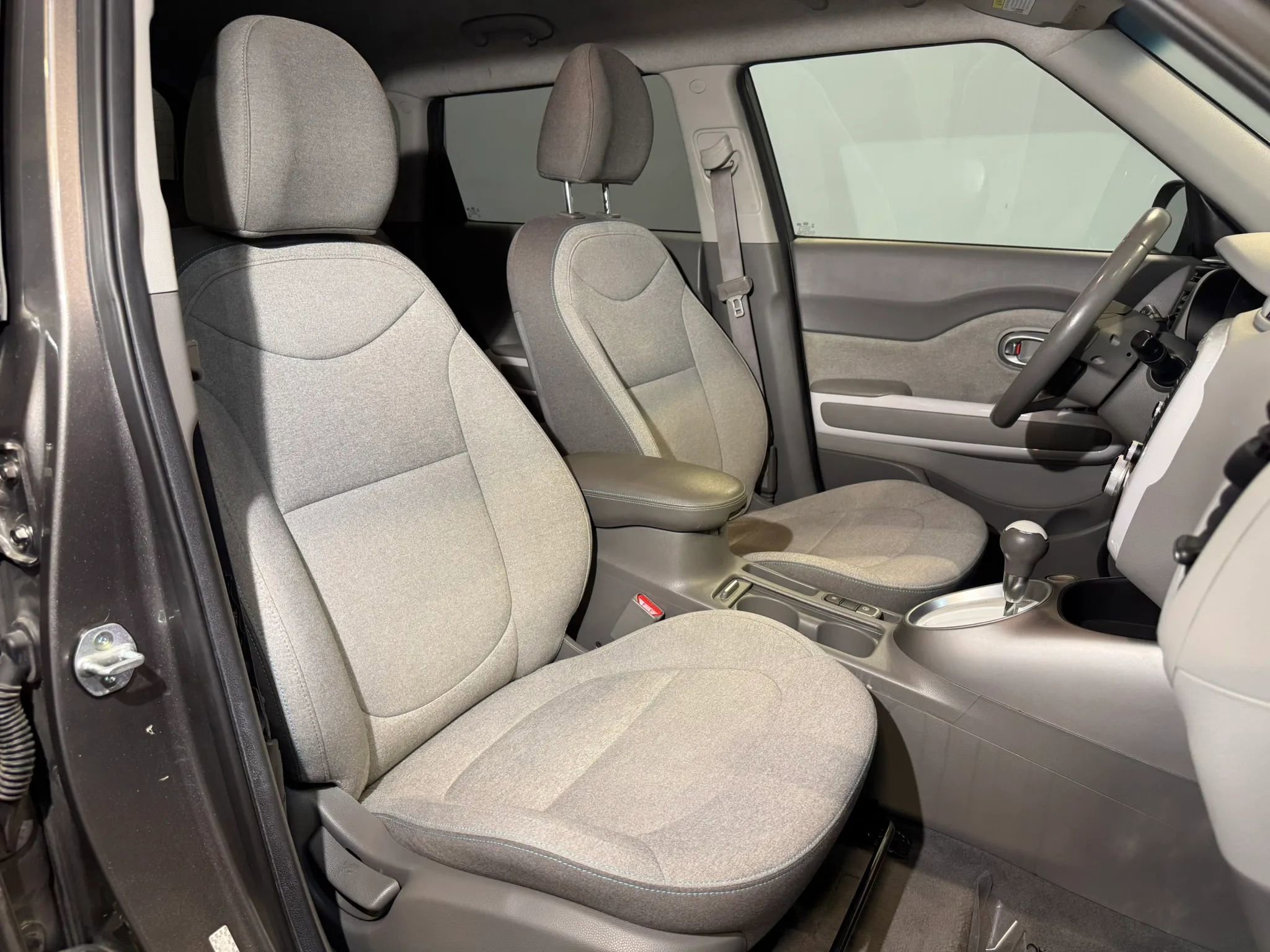 Used 2016 Kia Soul EV FWD image 21