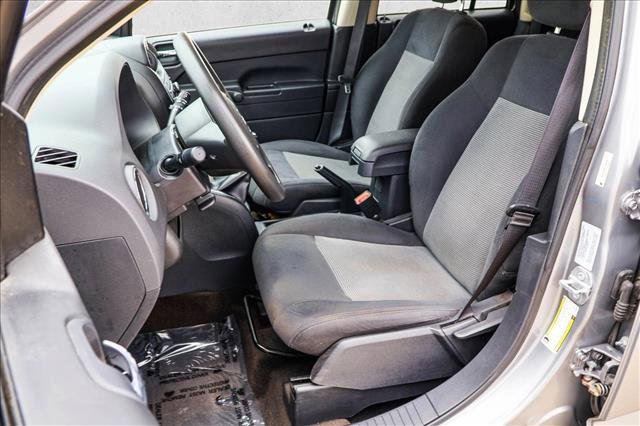 Used 2016 Jeep Compass Sport FWD image 11