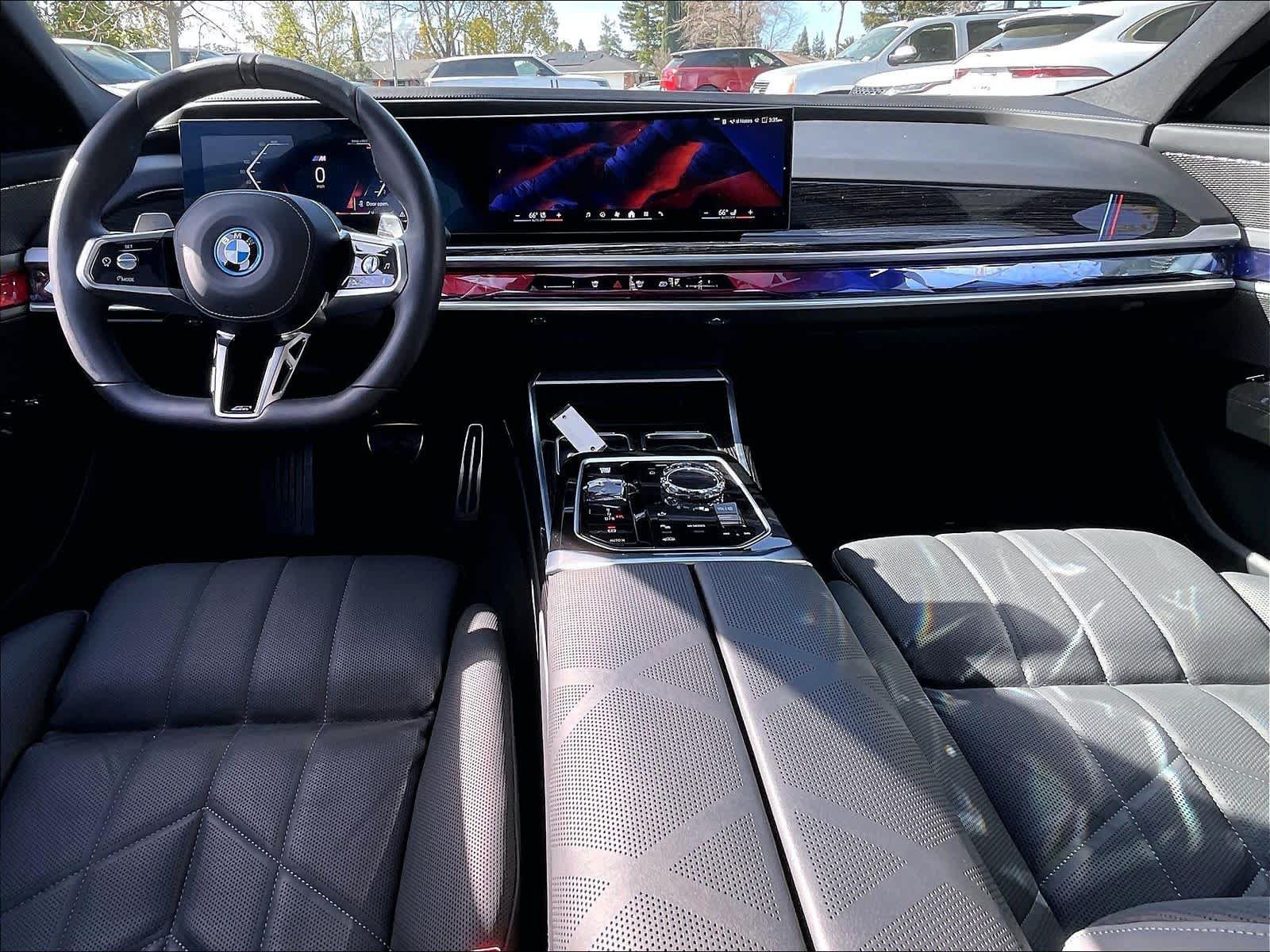 Used 2025 BMW 750e xDrive AWD/4WD image 15