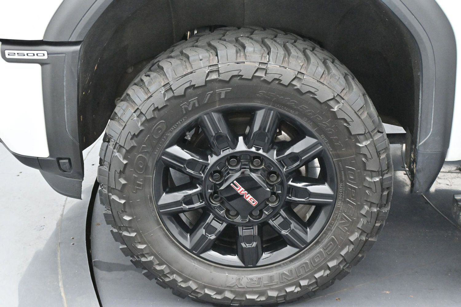 Used 2024 GMC Sierra 2500 AT4 w/ AT4 Premium Plus Package AWD/4WD image 38