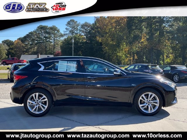 Used 2017 INFINITI QX30 FWD image 8