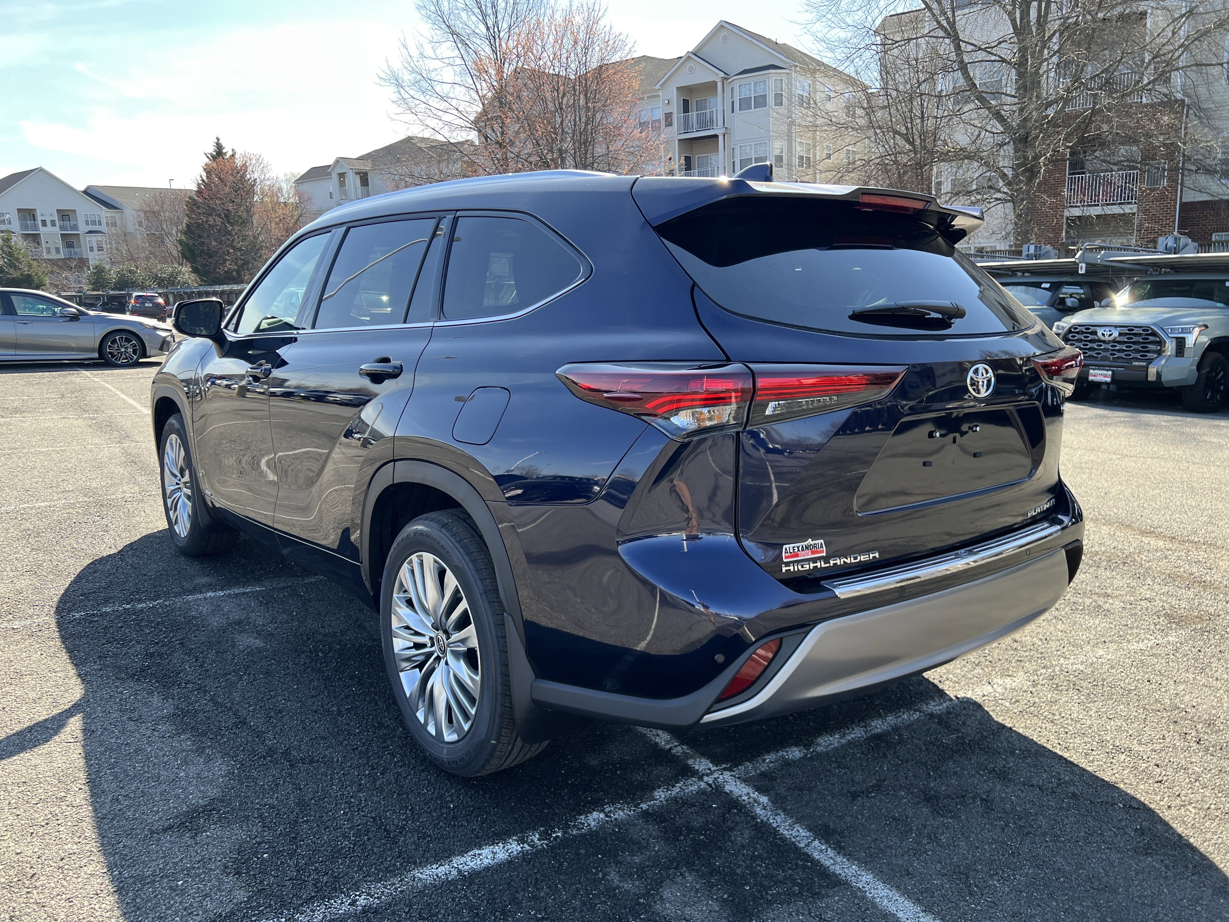 New 2026 Toyota Highlander Platinum image 6
