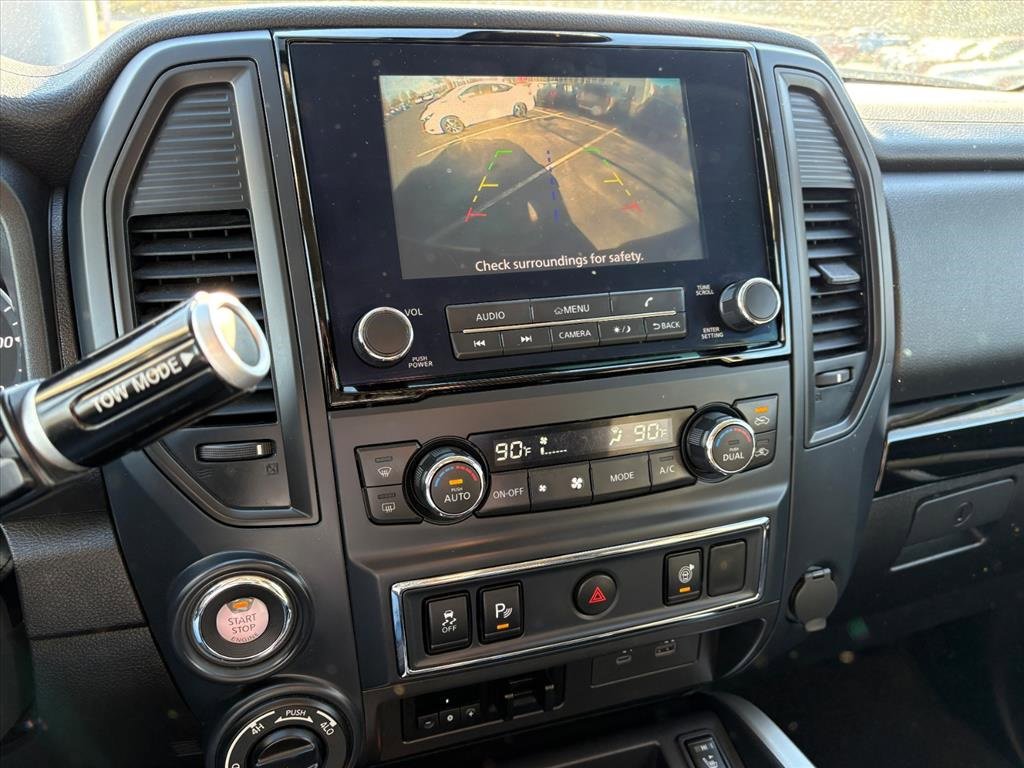 Used 2024 Nissan Titan SV w/ SV Convenience Package image 11