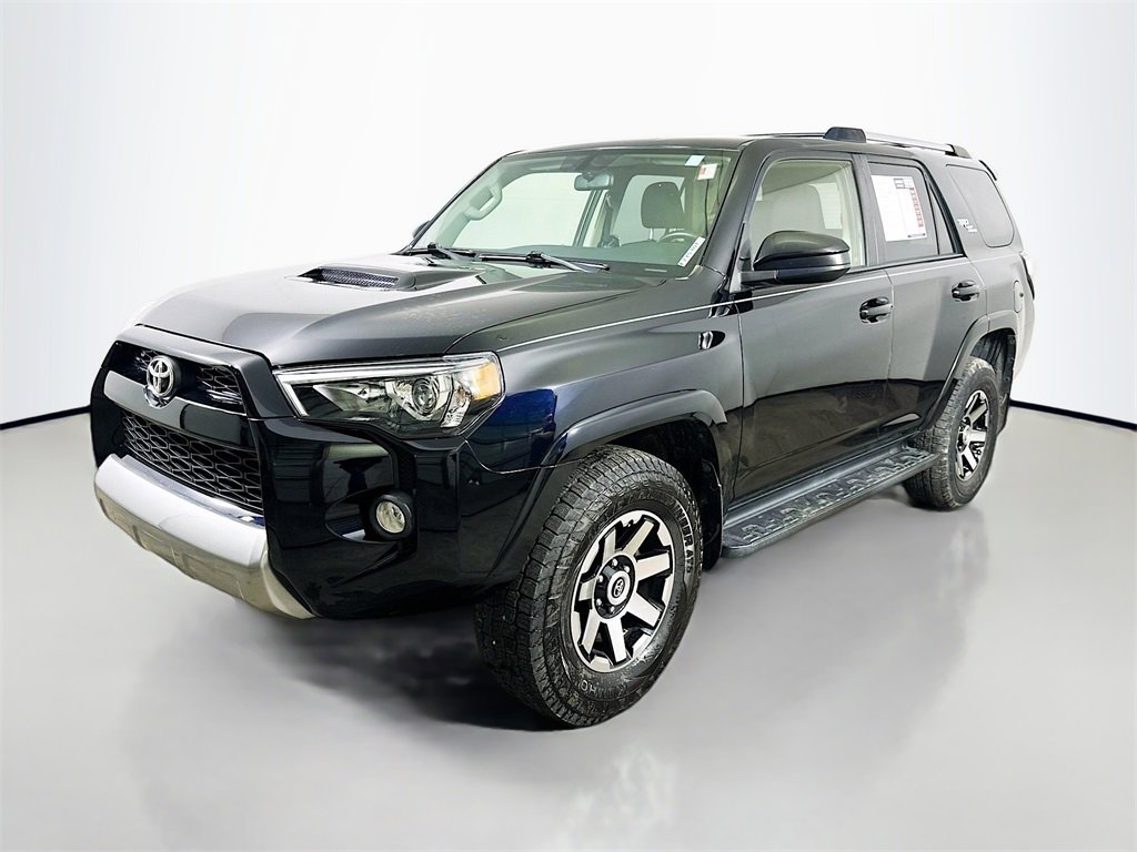 Used 2018 Toyota 4Runner TRD Off-Road image 3