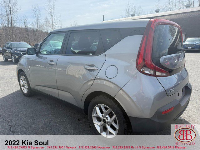 Used 2022 Kia Soul LX w/ Technology Package FWD image 5