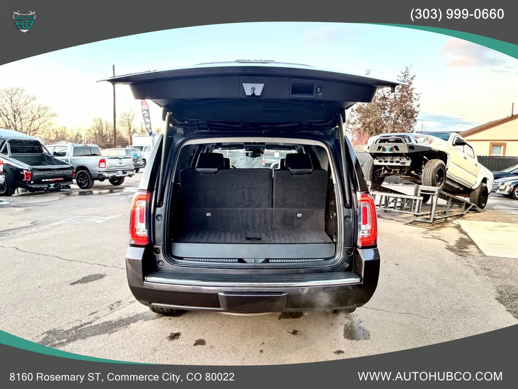 Used 2017 GMC Yukon Denali w/ Open Road Package AWD/4WD image 5
