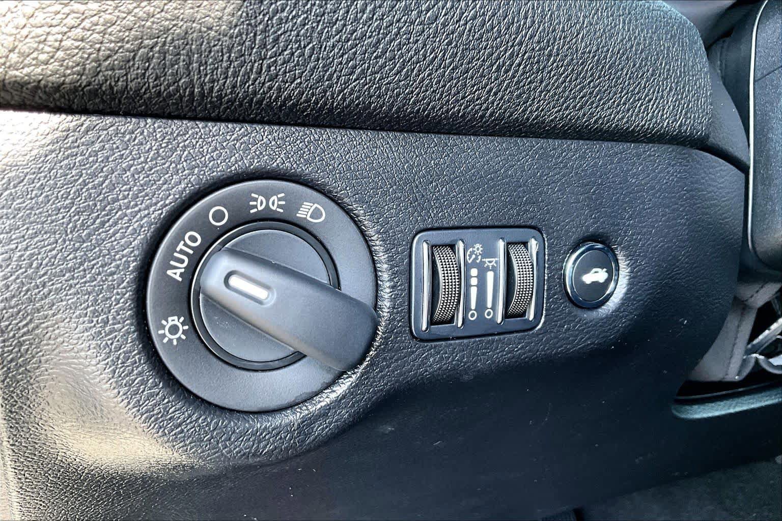 Used 2023 Dodge Challenger GT RWD image 35