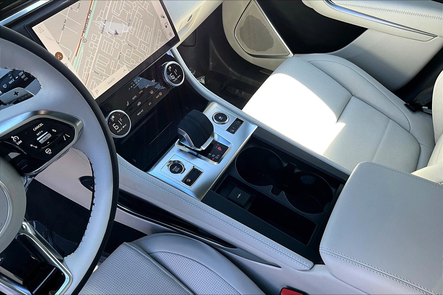 New 2026 Jaguar F-PACE R-Dynamic S image 8