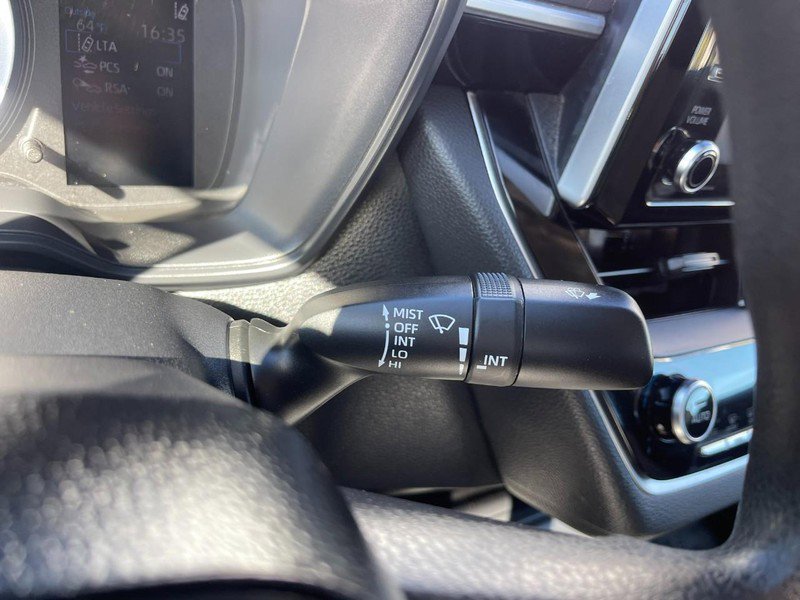 Used 2021 Toyota Corolla LE image 20