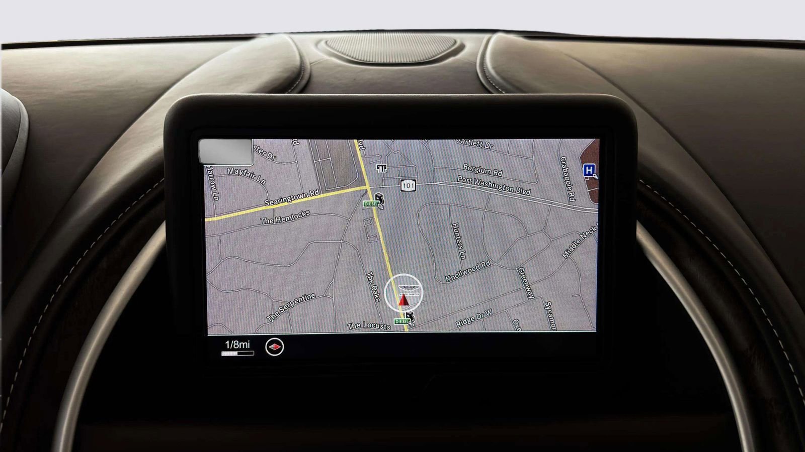 Used 2022 Aston Martin DB11 Coupe image 31