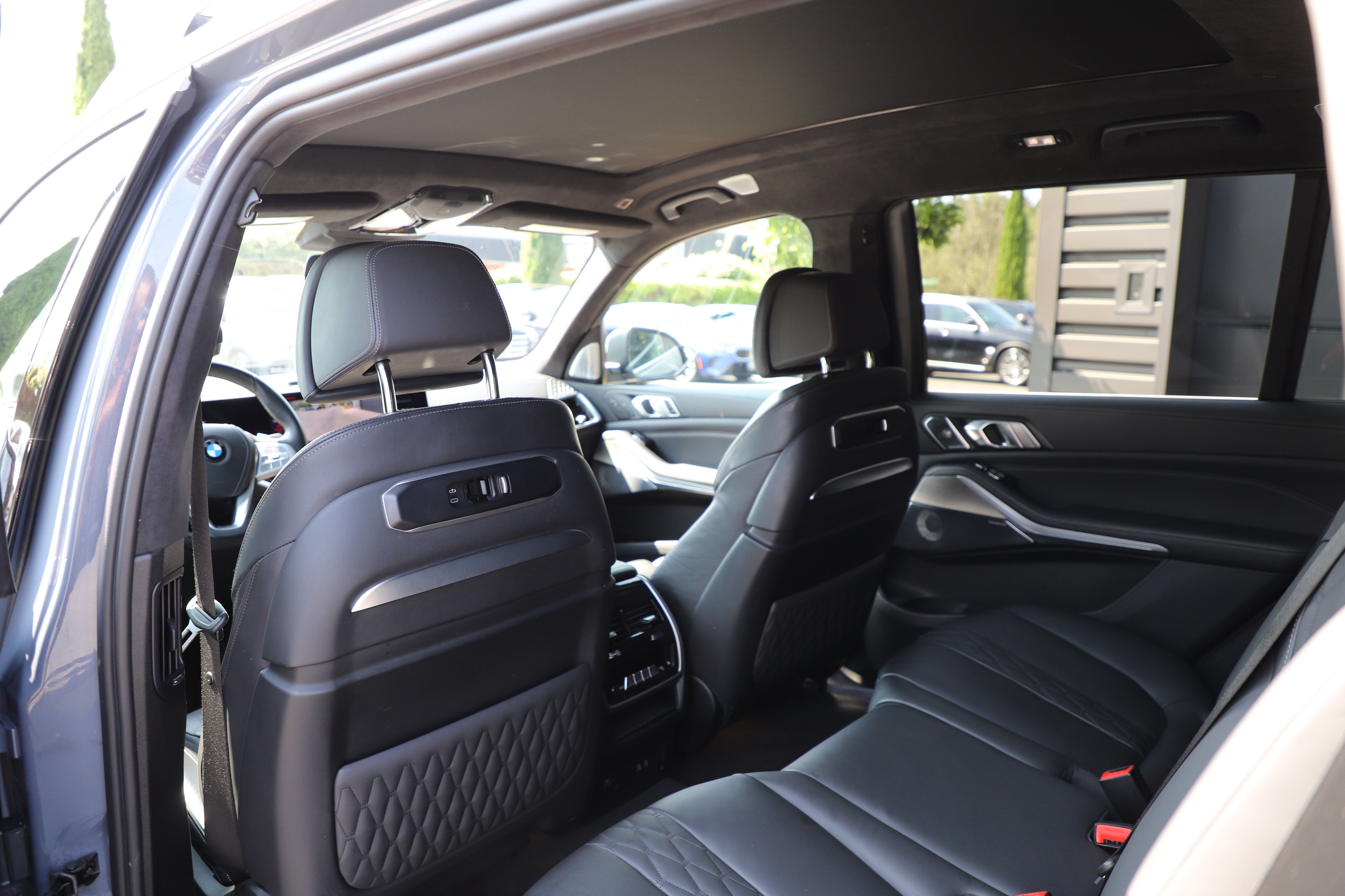 Used 2024 BMW X7 xDrive40i w/ Executive Package AWD/4WD image 15