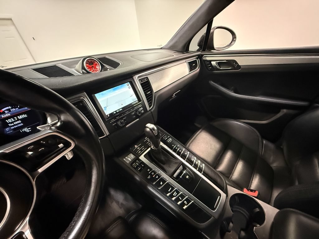 Used 2015 Porsche Macan Turbo AWD/4WD image 81