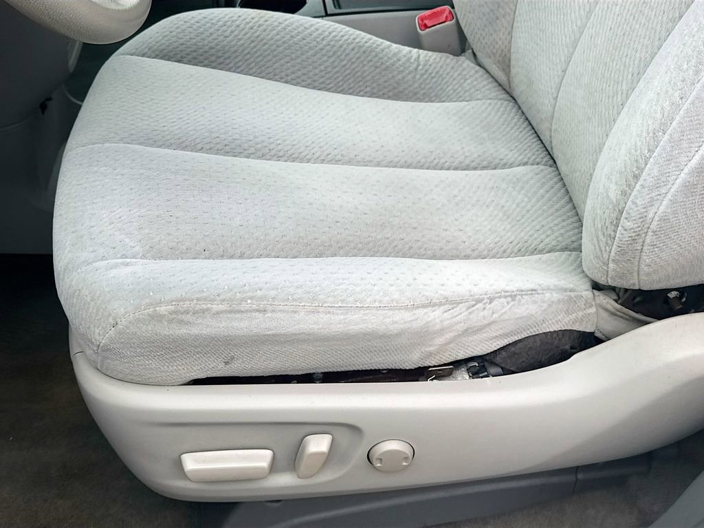 Used 2014 Toyota Sienna LE FWD image 22