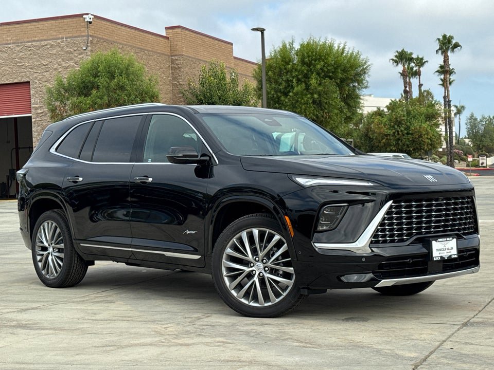 Used 2026 Buick Enclave Avenir w/ Super Cruise Package image 2