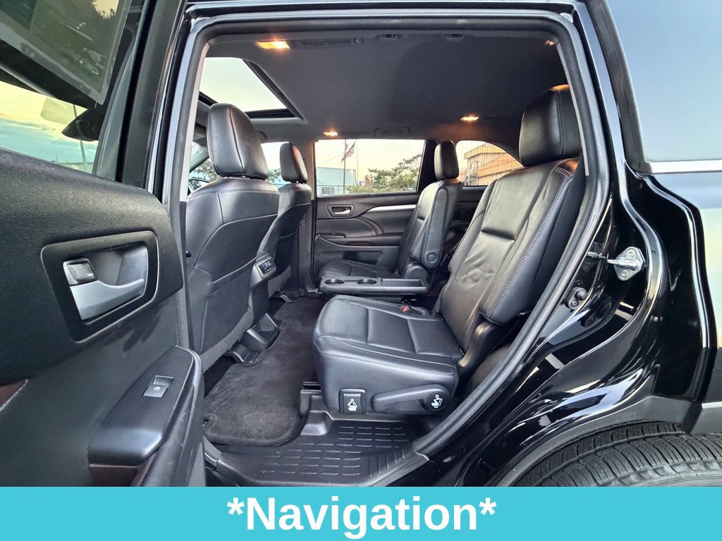 Used 2017 Toyota Highlander XLE w/ Carpet Mat Package AWD/4WD image 24