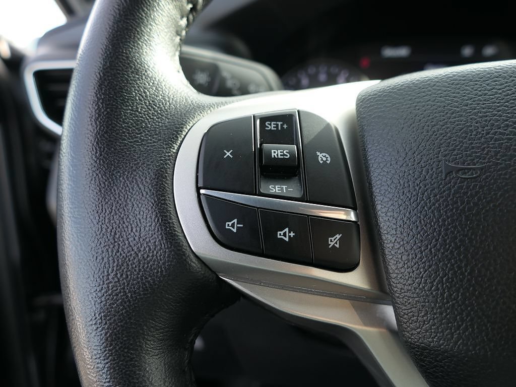 Used 2024 Ford Explorer XLT w/ Equipment Group 202A AWD/4WD image 14