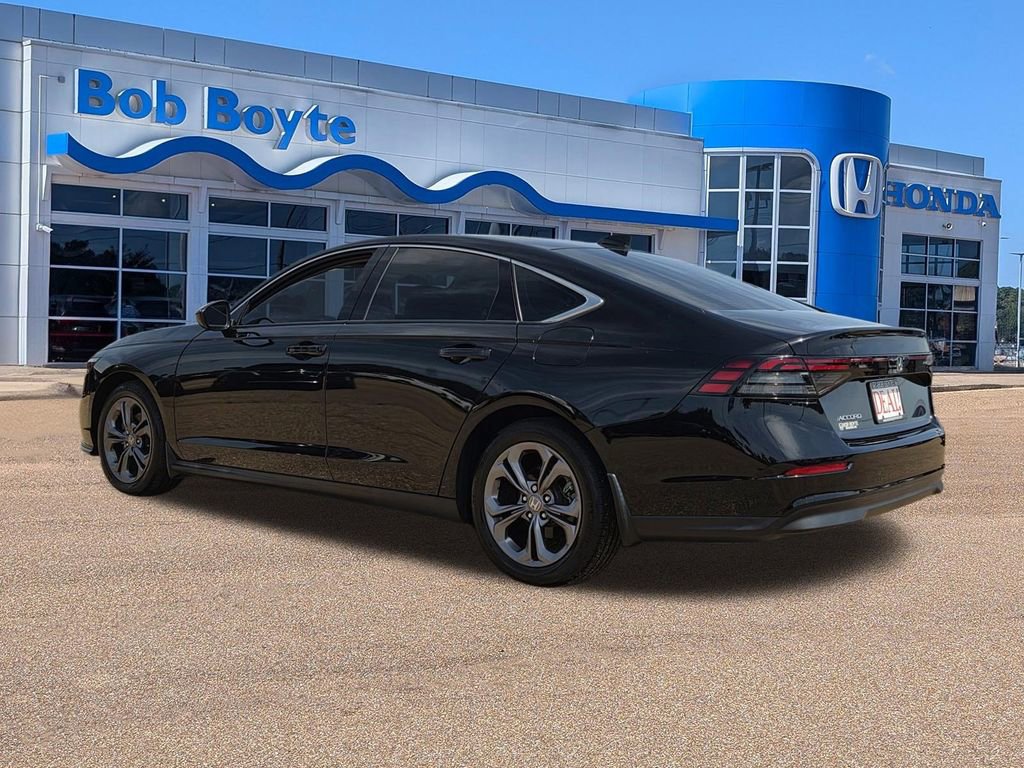 Used 2023 Honda Accord EX image 7