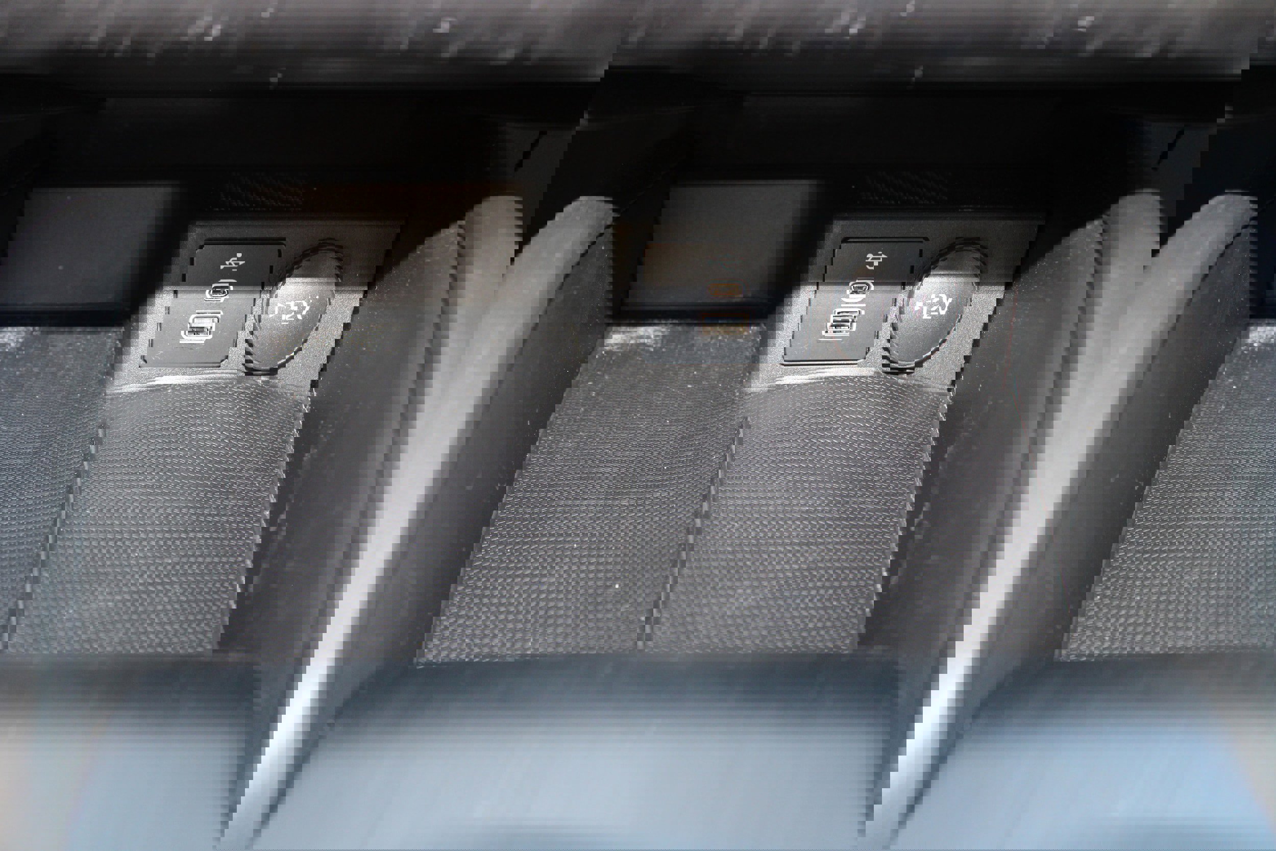 Used 2025 Ford Escape ST-Line Elite w/ Class II Trailer Tow Package image 25