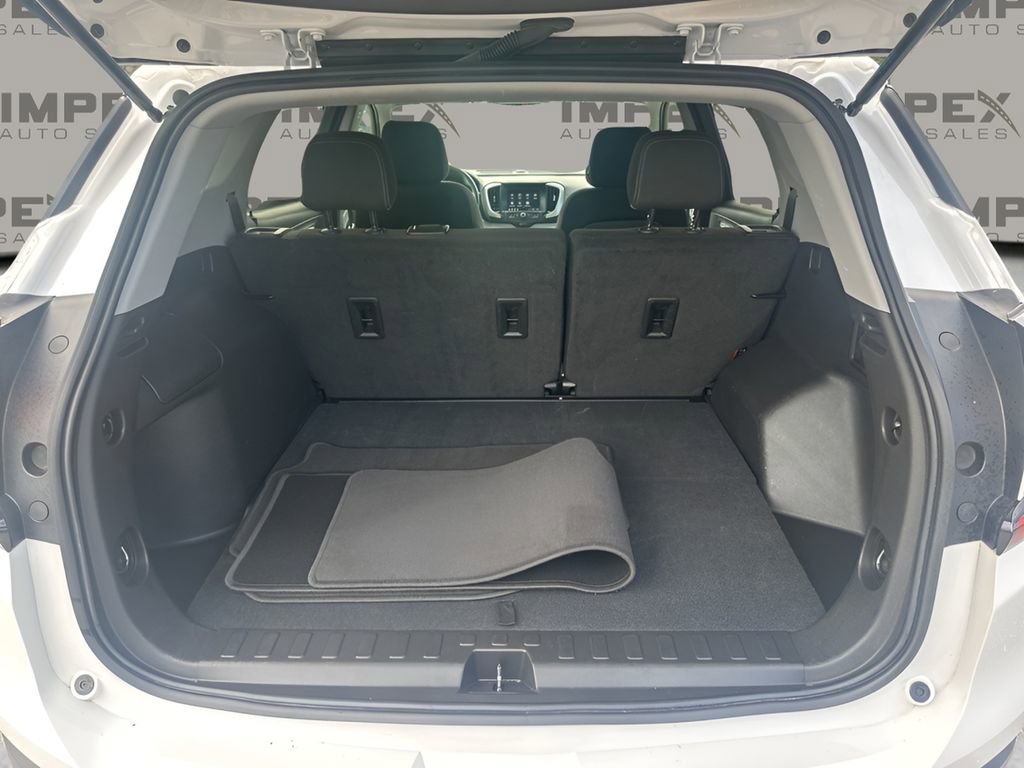 Used 2024 GMC Terrain SLE image 25