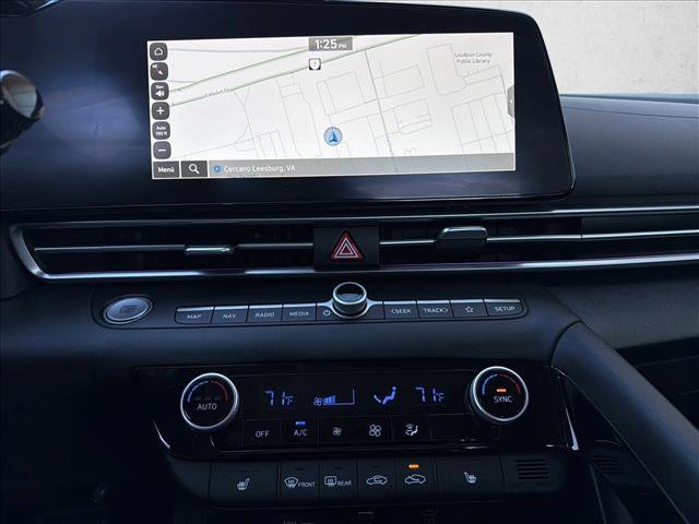 Used 2025 Hyundai Elantra SEL image 18