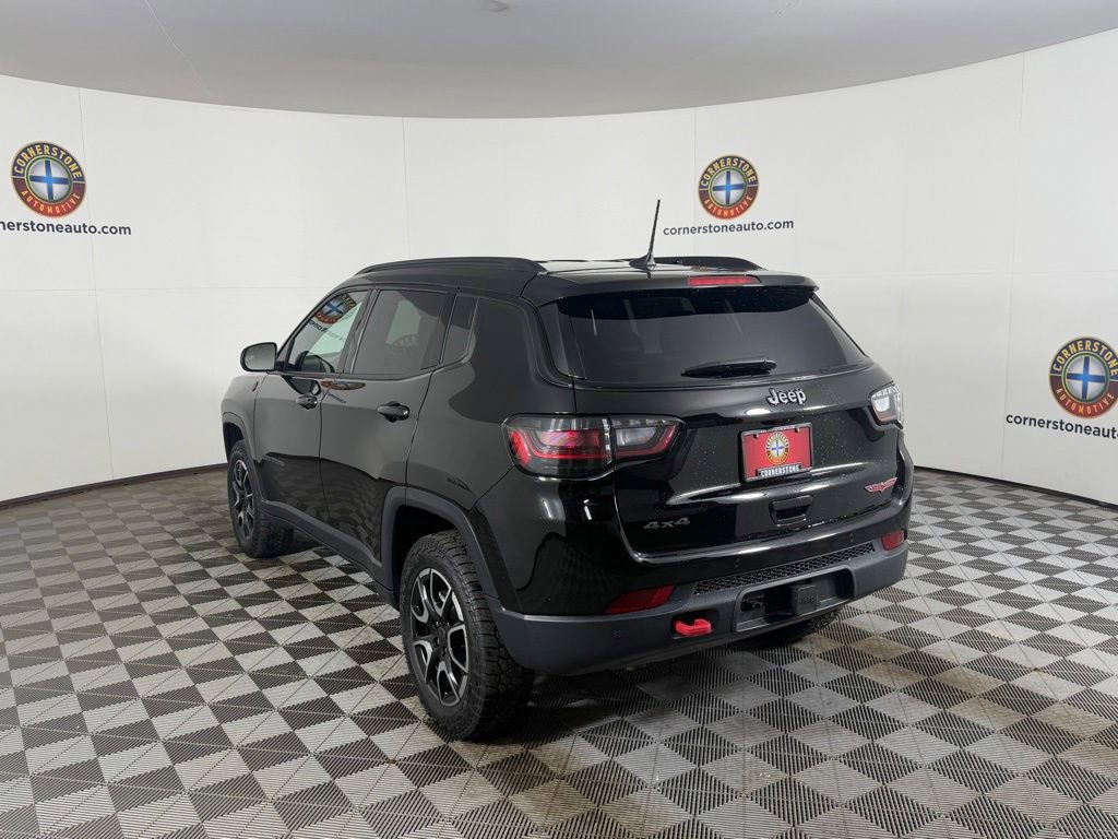 Used 2025 Jeep Compass Trailhawk w/ Trailhawk Elite Group AWD/4WD image 20