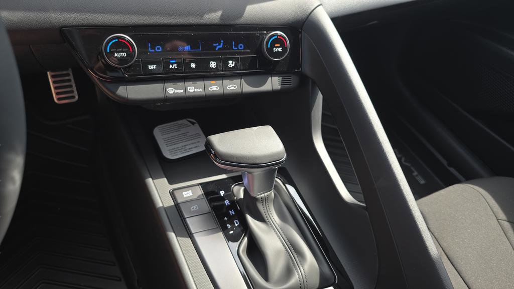 New 2026 Hyundai Elantra Sport FWD image 17
