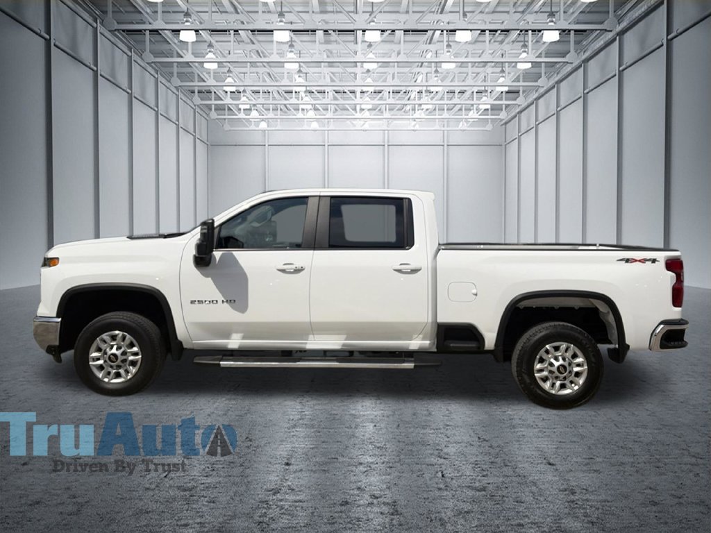 Used 2025 Chevrolet Silverado 2500 LT w/ Convenience Package AWD/4WD image 4