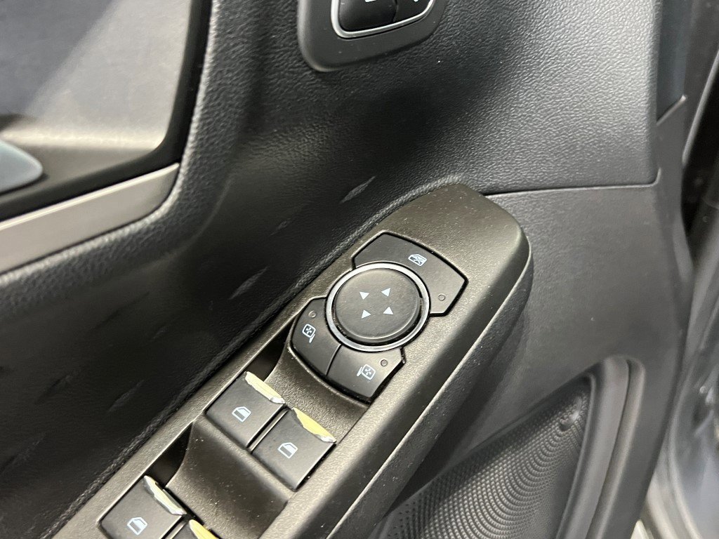 Used 2020 Ford Escape SEL image 26