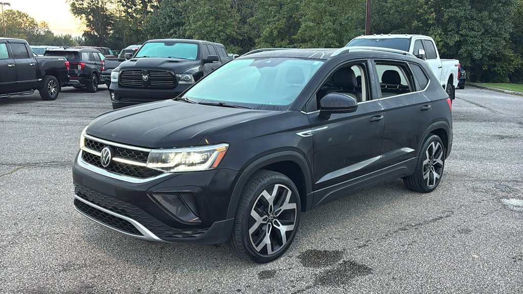 Used 2022 Volkswagen Taos SEL AWD/4WD image 2