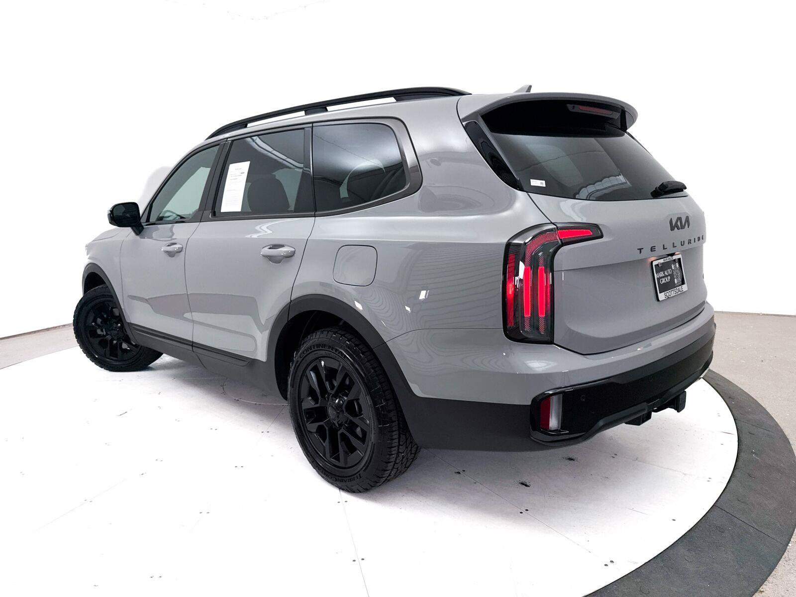 Used 2025 Kia Telluride SX Prestige X-Pro AWD/4WD image 2
