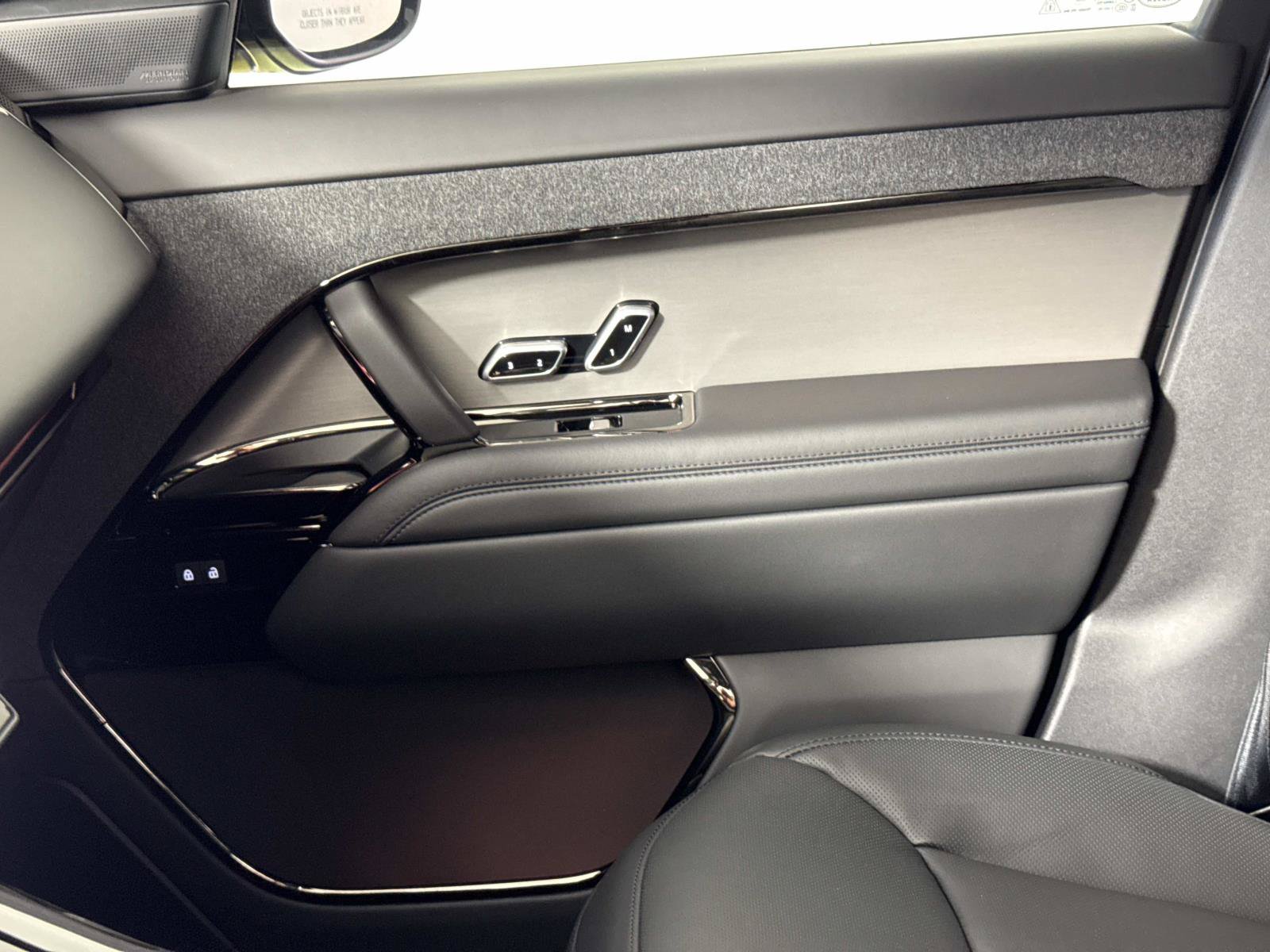 New 2026 Land Rover Range Rover Sport SE AWD/4WD image 23